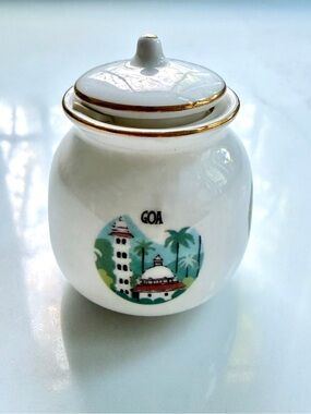 Vintage Goa Miniature Ceramic Lidded Jar Gold Trim Retro 80s cottagecore New